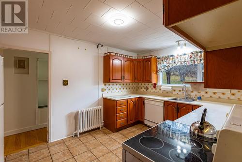 2685 Topsail Road, Conception Bay South, NL - Indoor Photo Showing Kitchen