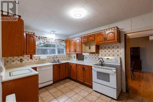 2685 Topsail Road, Conception Bay South, NL - Indoor Photo Showing Kitchen