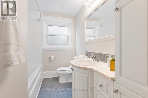 2660 Conn Street, Ottawa, ON - Indoor Photo Showing Bathroom