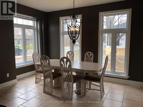 40 St. Helen'S Place, Ottawa, ON - Indoor Photo Showing Dining Room