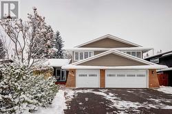 14136 Park Estates Drive SE  Calgary, AB T2J 3W3