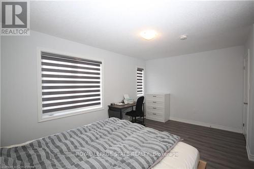 17 Barley Lane, Hamilton, ON - Indoor Photo Showing Bedroom