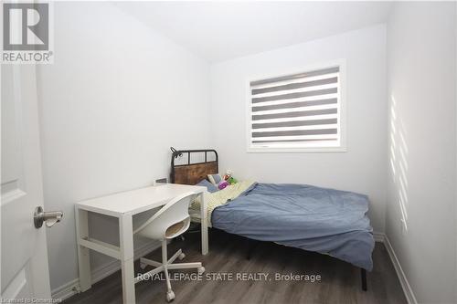 17 Barley Lane, Hamilton, ON - Indoor Photo Showing Bedroom