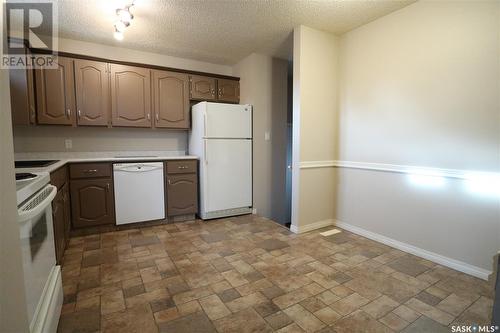 278 Trifunov Crescent, Regina, SK - Indoor Photo Showing Kitchen