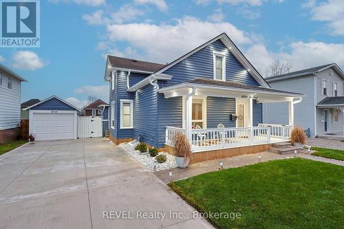 6304 Ker Street, Niagara Falls (216 - Dorchester), ON - Outdoor With Deck Patio Veranda With Facade