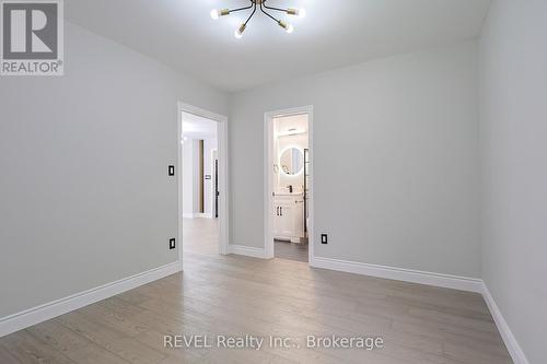 6304 Ker Street, Niagara Falls (216 - Dorchester), ON - Indoor Photo Showing Other Room