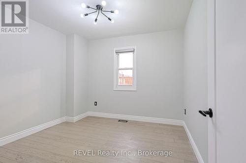 6304 Ker Street, Niagara Falls (216 - Dorchester), ON - Indoor Photo Showing Other Room