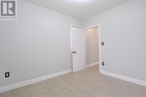 6304 Ker Street, Niagara Falls (216 - Dorchester), ON - Indoor Photo Showing Other Room