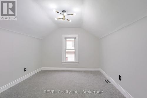 6304 Ker Street, Niagara Falls (216 - Dorchester), ON - Indoor Photo Showing Other Room