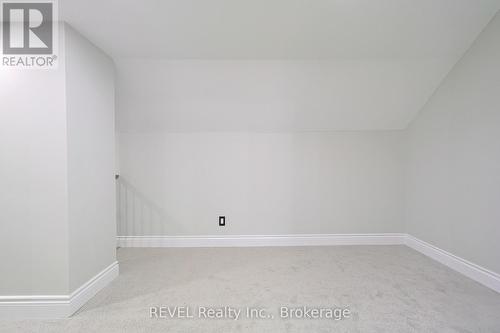 6304 Ker Street, Niagara Falls (216 - Dorchester), ON - Indoor Photo Showing Other Room