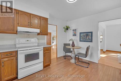 48 Port Master Drive, St. Catharines (439 - Martindale Pond), ON - Indoor Photo Showing Kitchen