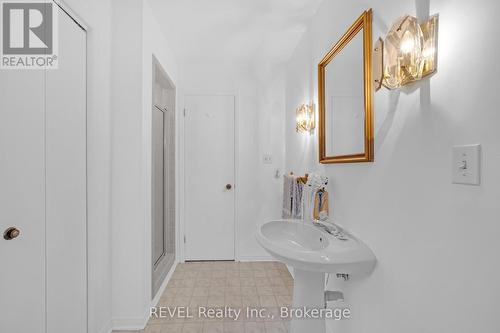 48 Port Master Drive, St. Catharines (439 - Martindale Pond), ON - Indoor Photo Showing Bathroom