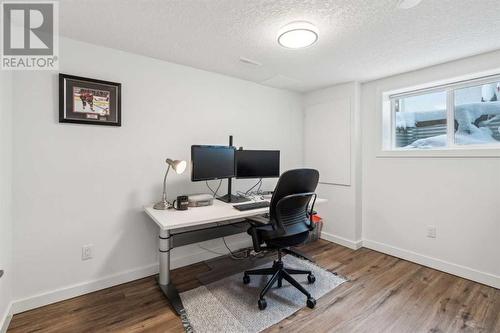 4th Bedroom or office - 2055 33 Street Se, Calgary, AB 