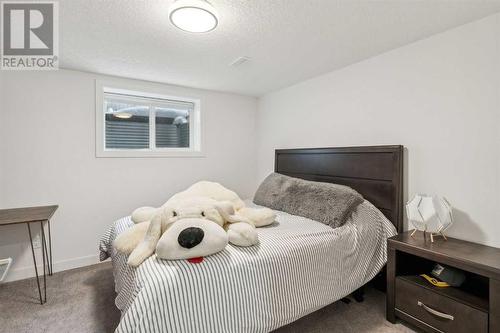 5th bedroom with egress window - 2055 33 Street Se, Calgary, AB 