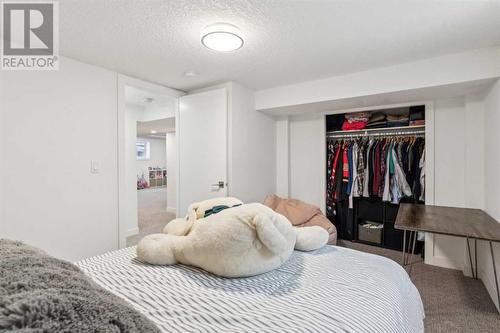 5th bedroom - 2055 33 Street Se, Calgary, AB 