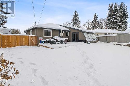 Fully fenced yard - 2055 33 Street Se, Calgary, AB 