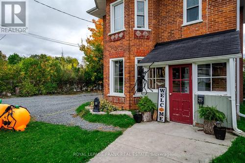 25 Victoria Avenue, Peterborough (Northcrest), ON - Outdoor