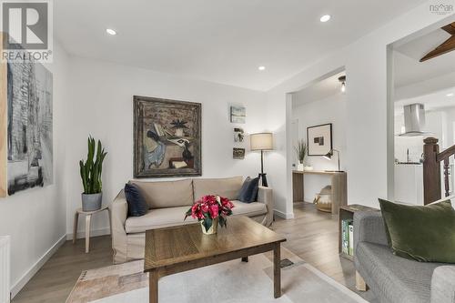 5537 Columbus Place, Halifax, NS - Indoor Photo Showing Living Room