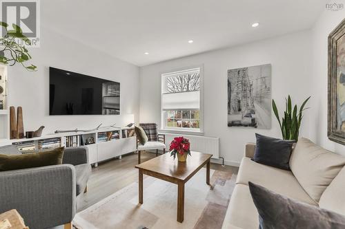 5537 Columbus Place, Halifax, NS - Indoor Photo Showing Living Room