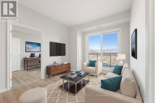 313 - 1350 Hemlock Street, Ottawa, ON - Indoor Photo Showing Living Room