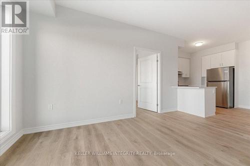 313 - 1350 Hemlock Street, Ottawa, ON - Indoor Photo Showing Kitchen