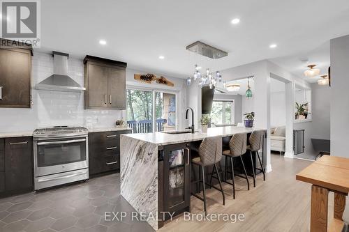 1034 Bayview Drive, Ottawa, ON - Indoor Photo Showing Kitchen With Upgraded Kitchen