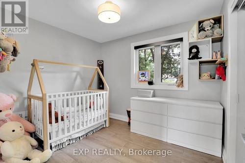 1034 Bayview Drive, Ottawa, ON - Indoor Photo Showing Bedroom