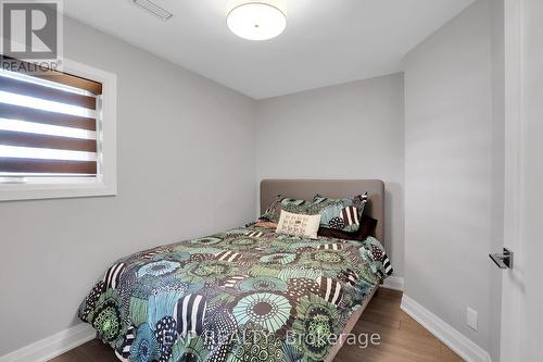 1034 Bayview Drive, Ottawa, ON - Indoor Photo Showing Bedroom