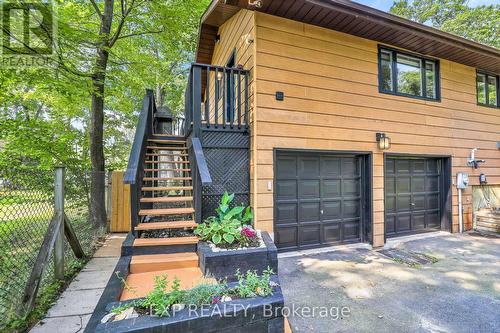 1034 Bayview Drive, Ottawa, ON - Outdoor