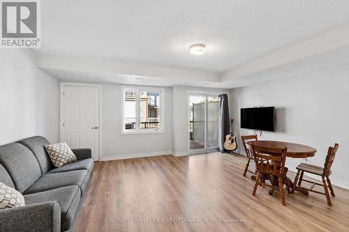 157 Anthracite Pvt, Ottawa, ON - Indoor Photo Showing Living Room