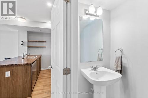 157 Anthracite Pvt, Ottawa, ON - Indoor Photo Showing Bathroom