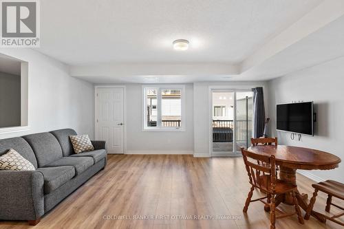 157 Anthracite Pvt, Ottawa, ON - Indoor Photo Showing Living Room