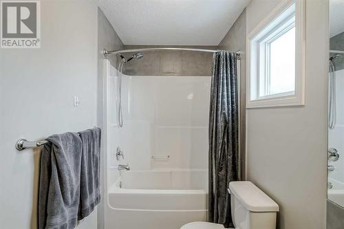 34 Mahogany Close Se, Calgary, AB - Indoor Photo Showing Bathroom