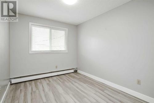 202, 219 Huntington Park Bay Nw, Calgary, AB - Indoor Photo Showing Other Room