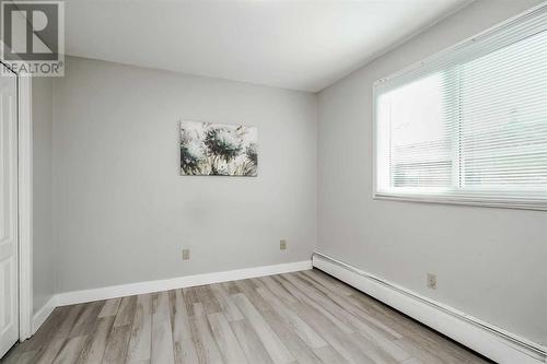 202, 219 Huntington Park Bay Nw, Calgary, AB - Indoor Photo Showing Other Room