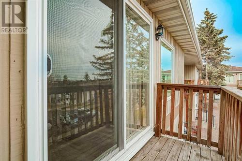 202, 219 Huntington Park Bay Nw, Calgary, AB - Outdoor With Exterior