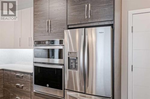 605, 122 Mahogany Centre Se, Calgary, AB - Indoor Photo Showing Kitchen With Stainless Steel Kitchen