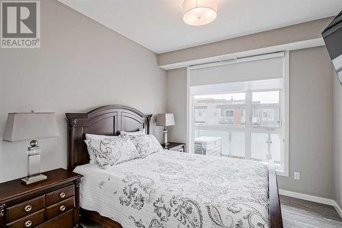 605, 122 Mahogany Centre Se, Calgary, AB - Indoor Photo Showing Bedroom