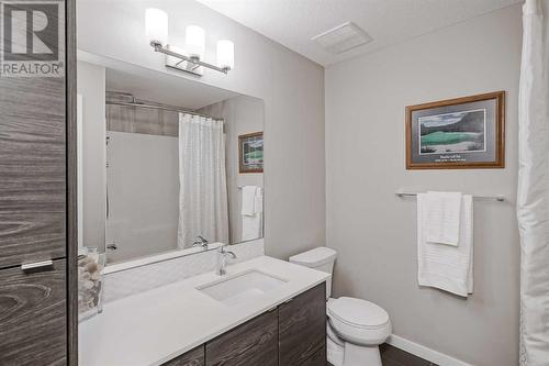 605, 122 Mahogany Centre Se, Calgary, AB - Indoor Photo Showing Bathroom