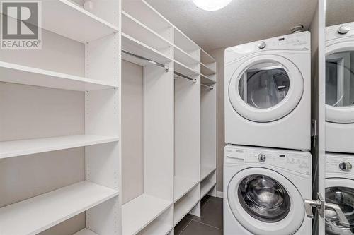 605, 122 Mahogany Centre Se, Calgary, AB - Indoor Photo Showing Laundry Room