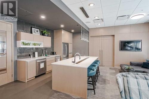 605, 122 Mahogany Centre Se, Calgary, AB - Indoor Photo Showing Kitchen