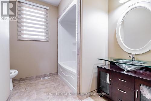 57 Sullivan Avenue, Thorold (557 - Thorold Downtown), ON - Indoor Photo Showing Bathroom