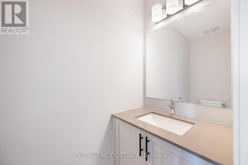 1007 Canoe Street, Ottawa, ON - Indoor Photo Showing Bathroom