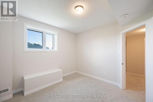 1007 Canoe Street, Ottawa, ON - Indoor Photo Showing Other Room