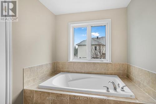 74 Madelon Drive, Ottawa, ON - Indoor Photo Showing Bathroom