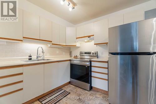 2238 Pitt Street, Cornwall, ON - Indoor Photo Showing Kitchen With Double Sink