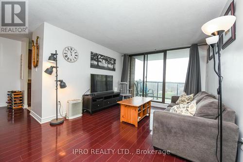 705 - 21 Knightsbridge Road, Brampton, ON - Indoor Photo Showing Living Room