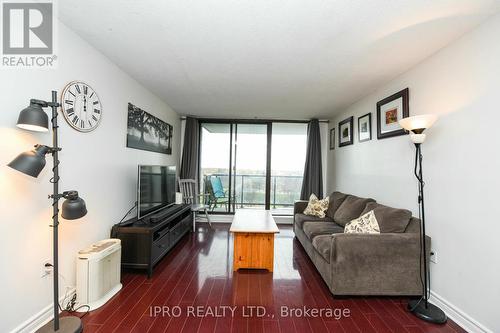 705 - 21 Knightsbridge Road, Brampton, ON - Indoor Photo Showing Living Room