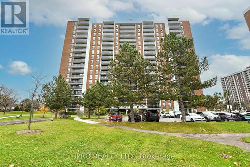 705 - 21 Knightsbridge Road, Brampton, ON - Outdoor With Facade