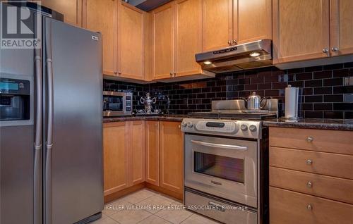 49 Westhampton Way, Hamilton, ON - Indoor Photo Showing Kitchen